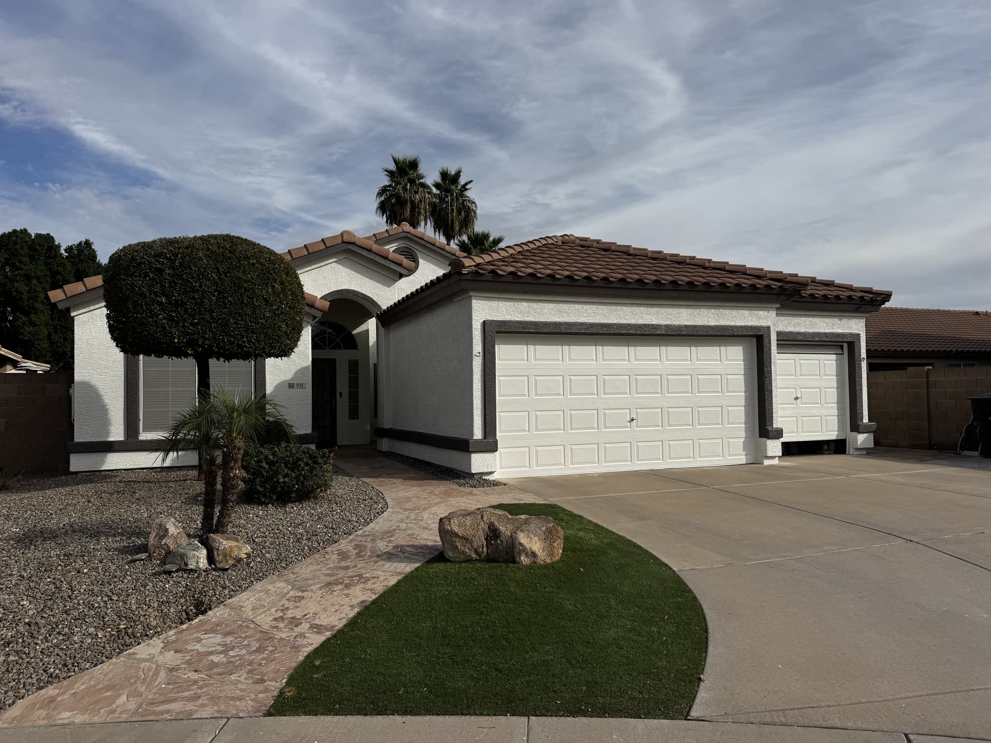 Gutter repair detail on an Arizona home